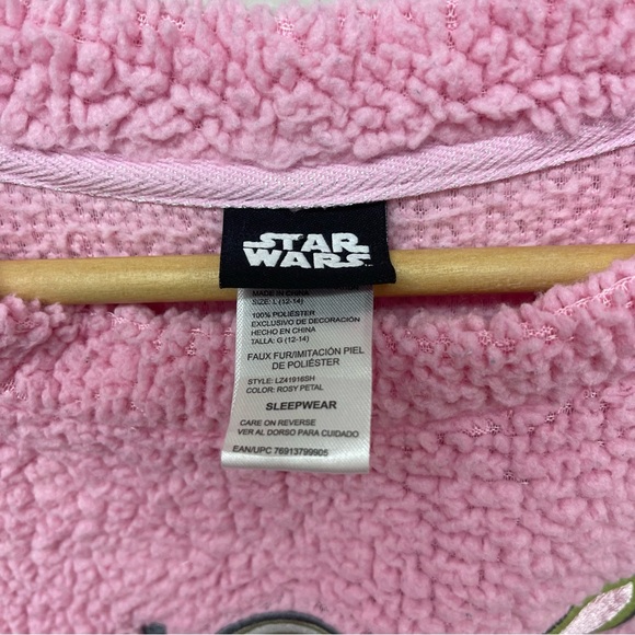 STAR WARS Pink Cozy Sherpa Grogu, “Baby Yoda” JOY Holiday Crewneck!❄️ - Picture 4 of 4